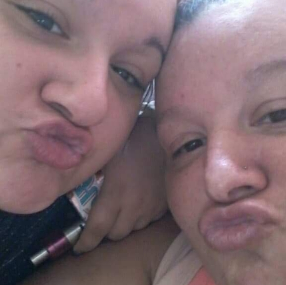 Meet your Poshers, Cassie & Phayth - Picture 8 of 8